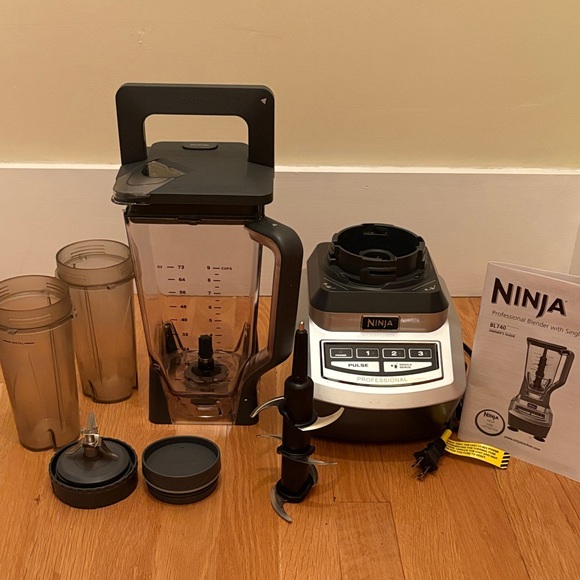 Ninja Blender BL740 Set with all accessories - Picture 1 of 10